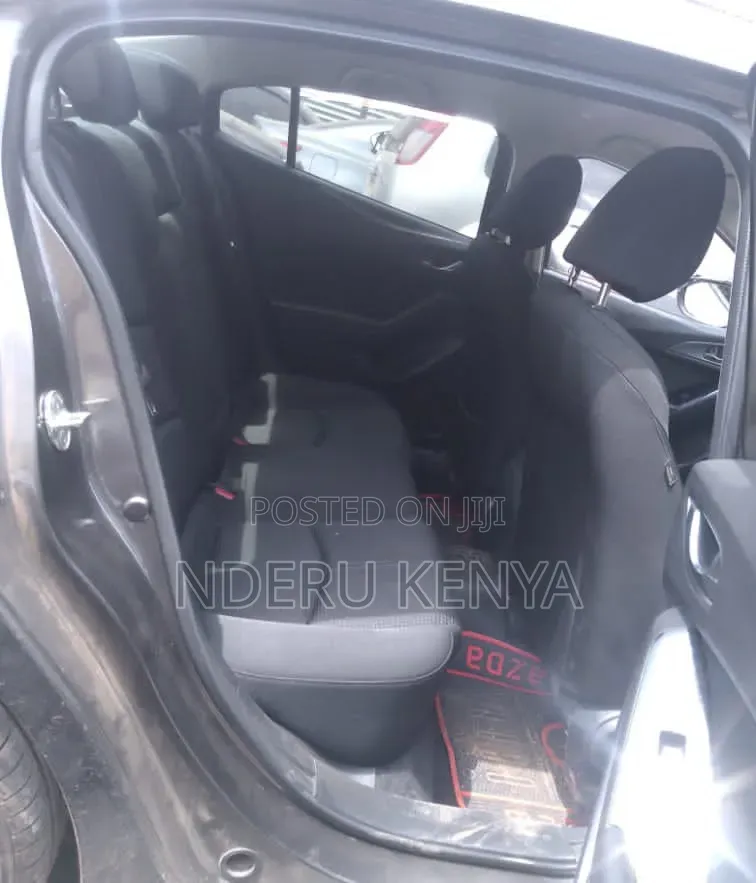 Mazda Axela 2018 Brown