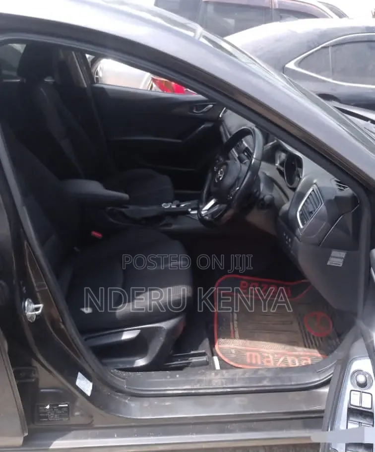 Mazda Axela 2018 Brown