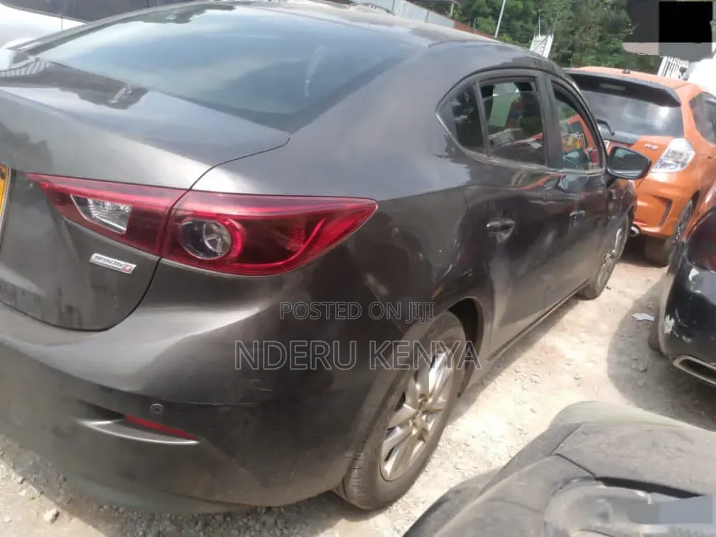 Mazda Axela 2018 Brown