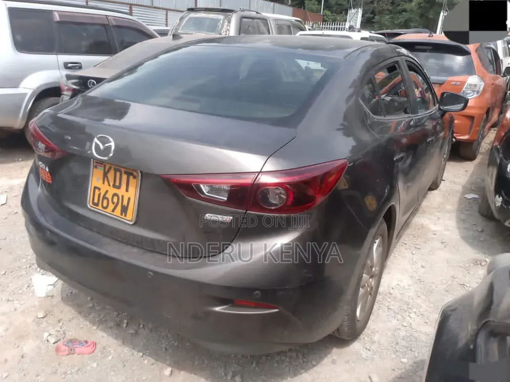 Mazda Axela 2018 Brown