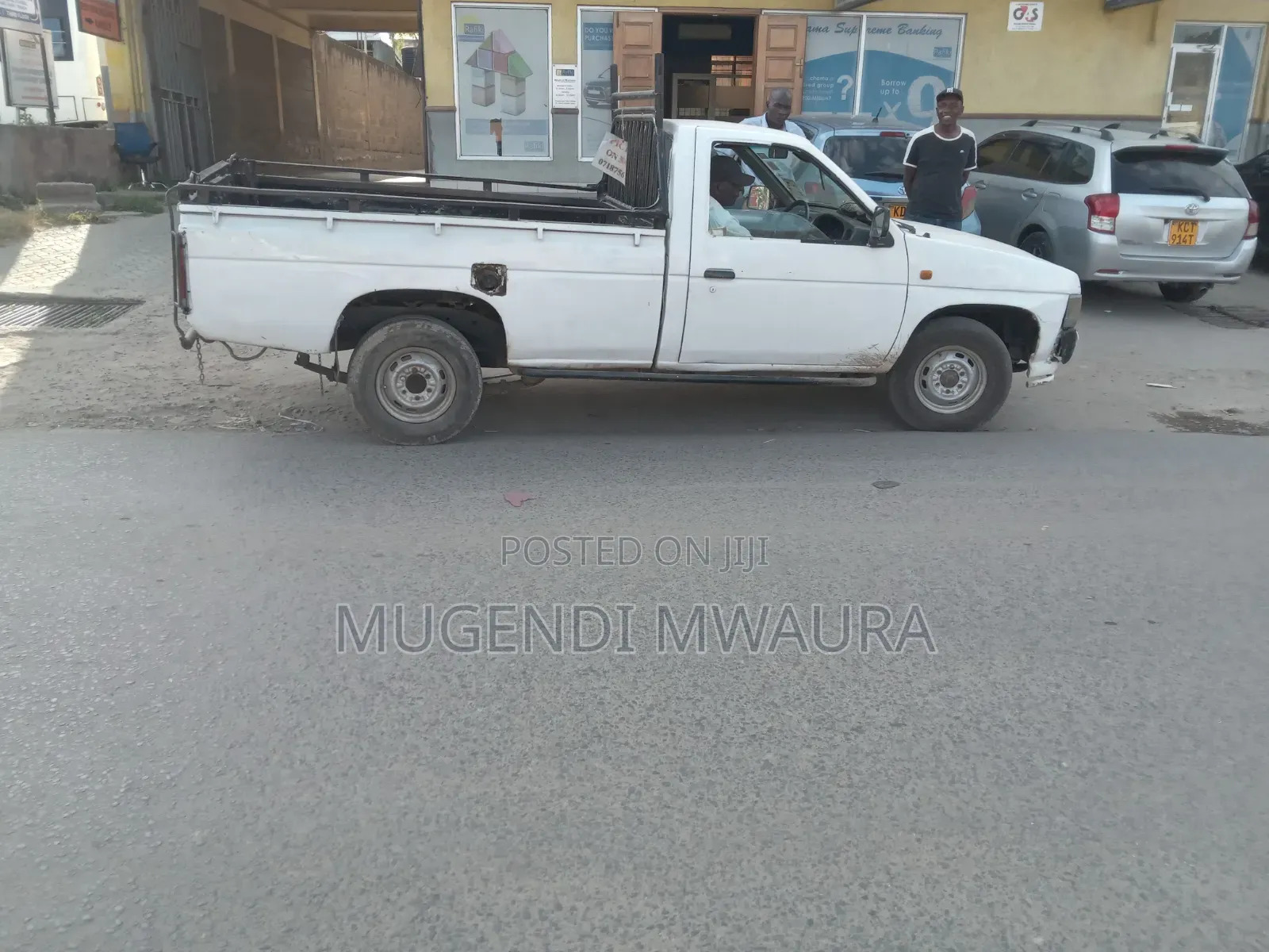 Nissan Pick-Up 2006 White