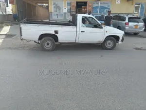 Nissan Pick-Up 2006 White