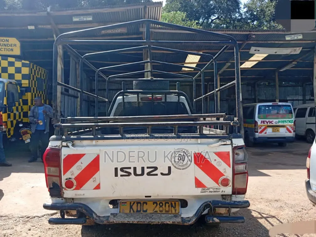 Isuzu D-MAX 2021 White