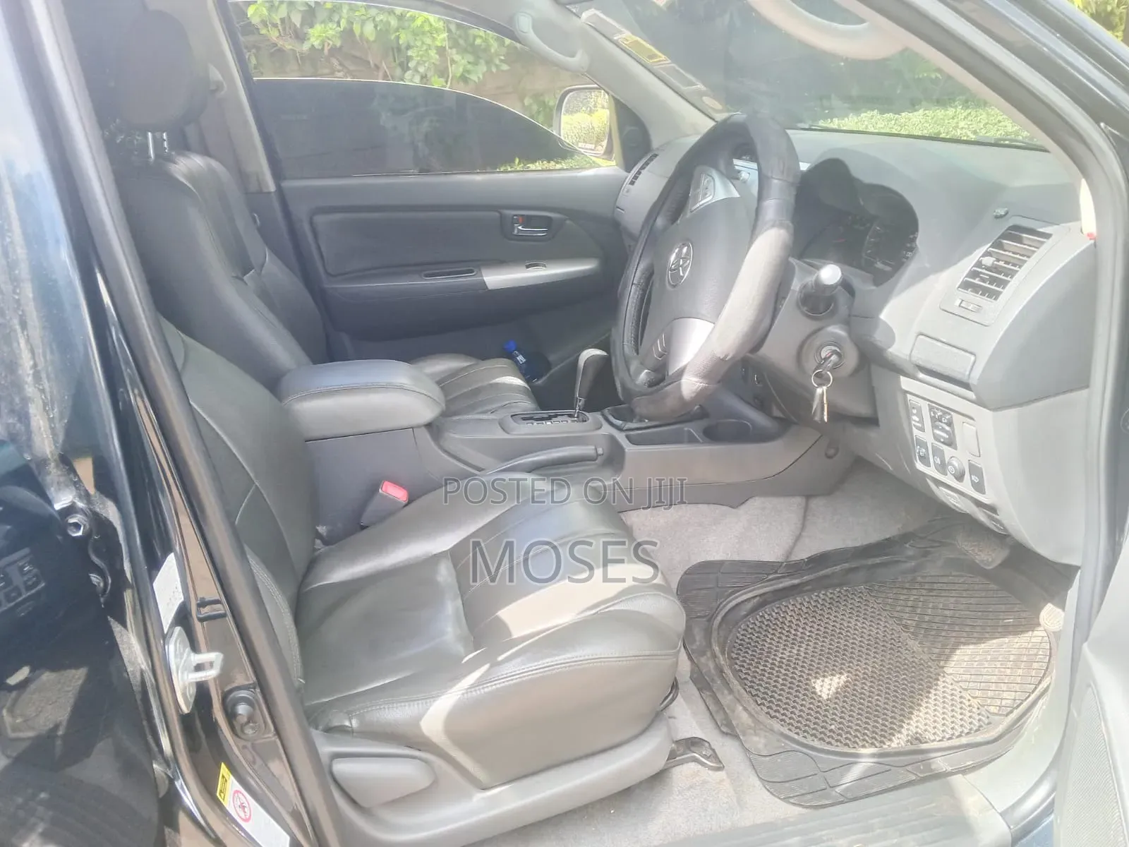 Toyota Hilux 2012 Black