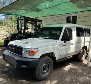 Toyota Land Cruiser 79 Series 2018 White