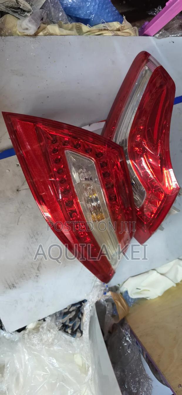 Teana 2010 Taillights - thumbnail 2