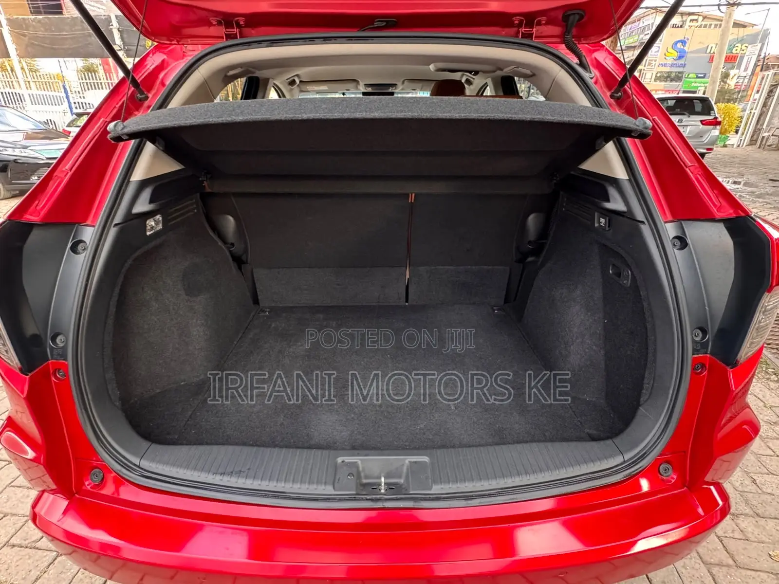 Honda Vezel 1.5 Hybrid 2WD 2019 Red