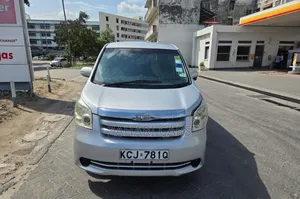 Toyota Noah 2013 Silver