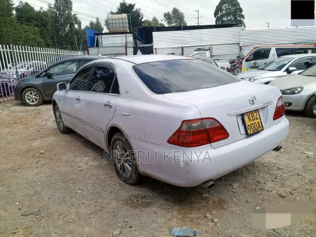 Toyota Crown 2007 Off white