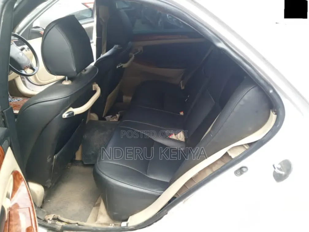 Toyota Crown 2007 Off white