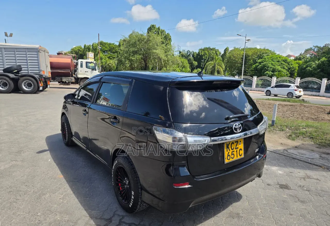 Toyota Wish 2013 Black