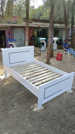4x6 Wooden Bed.