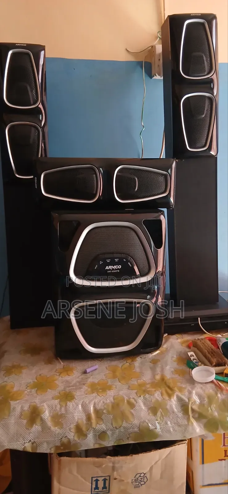 Modern Radio,Multiple Speakers