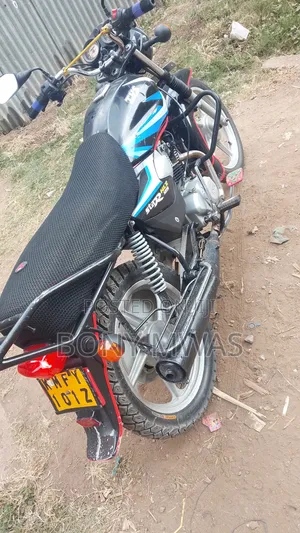 TVS HLX 125 2022 Black
