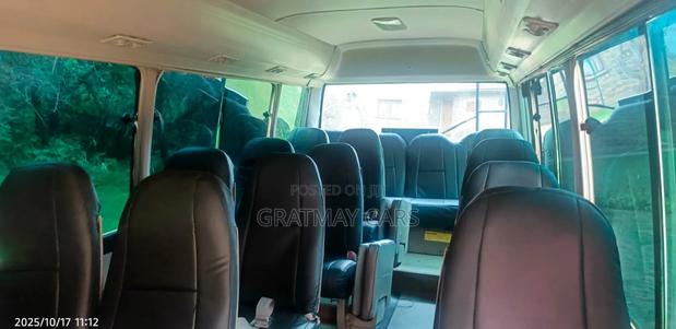 Toyota Coaster 2007 White - thumbnail 3