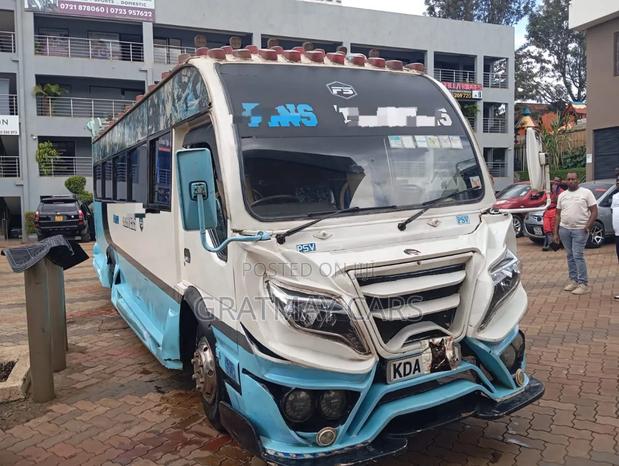 Isuzu NQR 2021 White