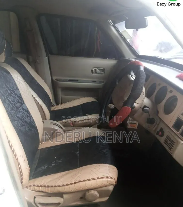 Nissan Rasheen 2000 White