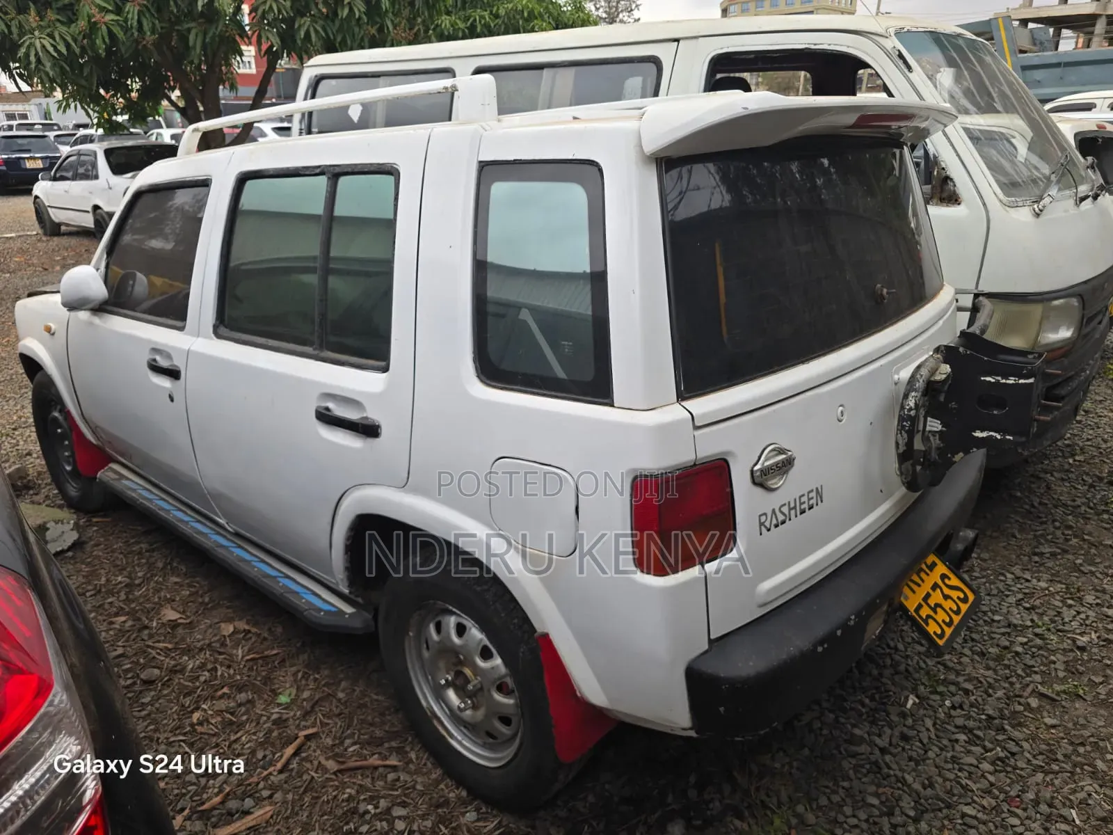 Nissan Rasheen 2000 White