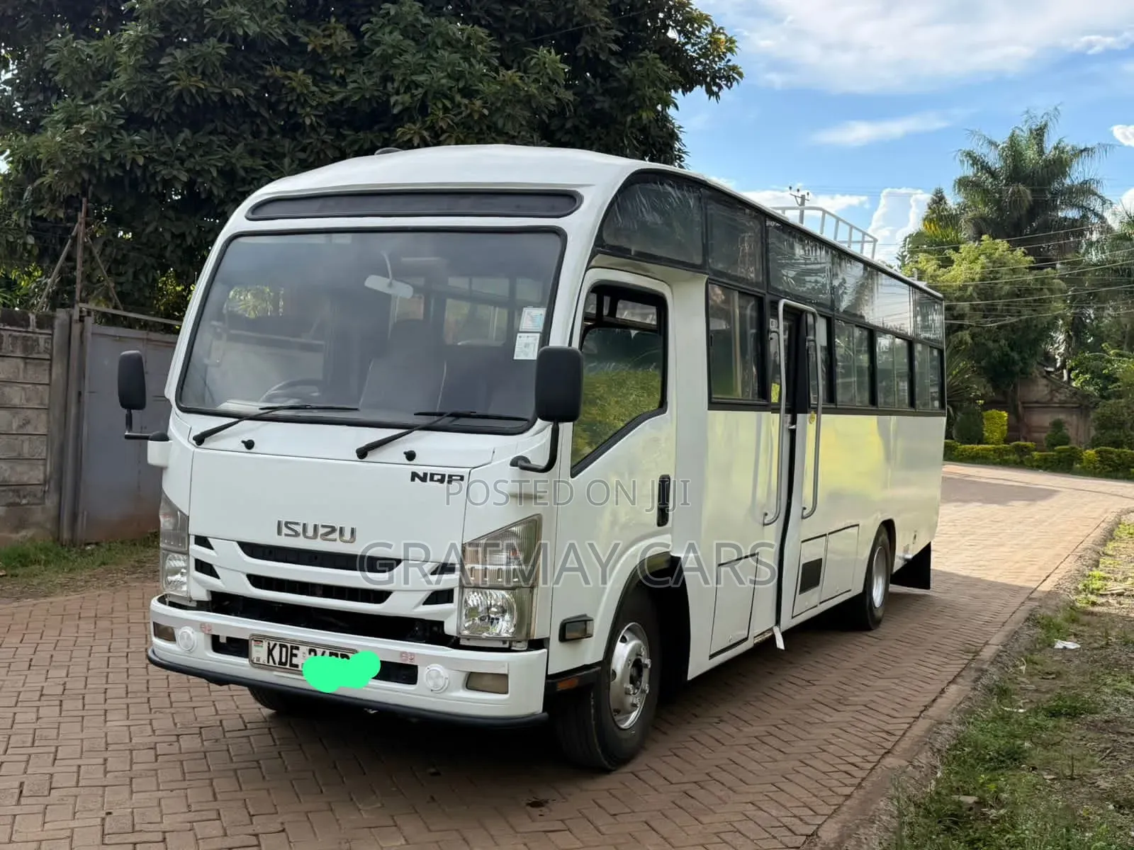 Isuzu Executive Bus 2021 White