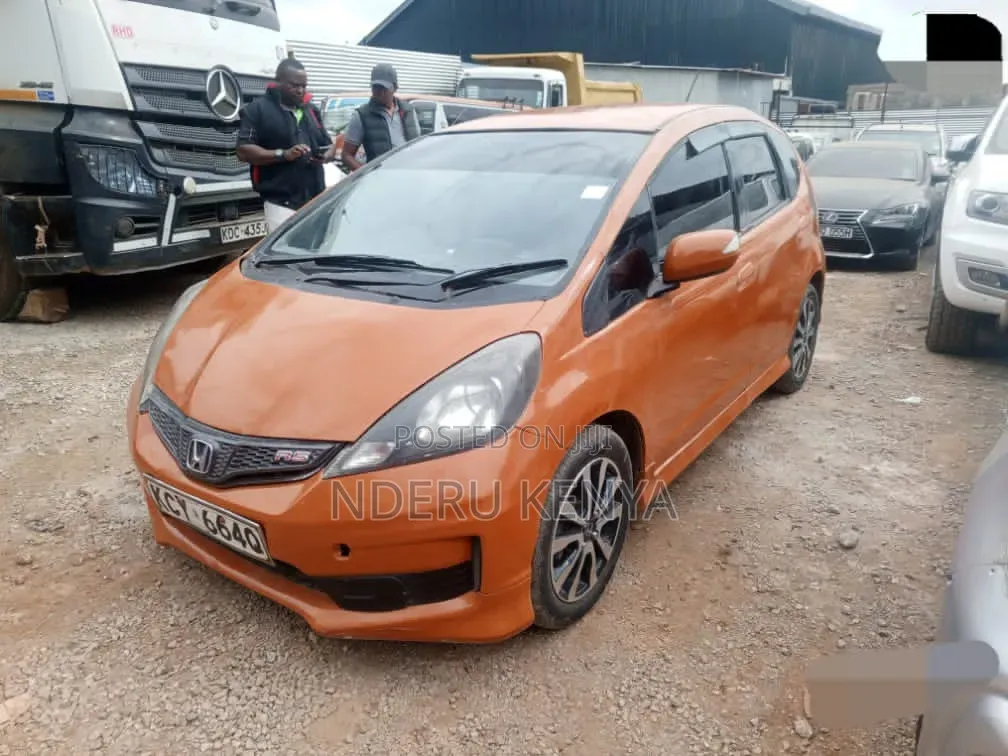 Honda Fit 5D Sport 2013 Orange