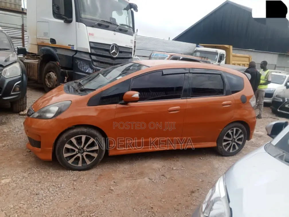 Honda Fit 5D Sport 2013 Orange