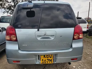 Mitsubishi Dion 2004 Silver