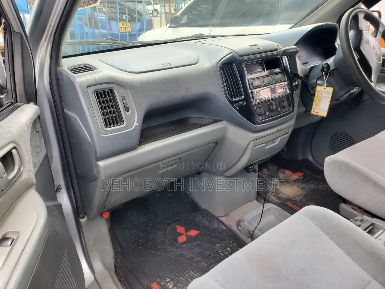 Mitsubishi Dion 2004 Silver