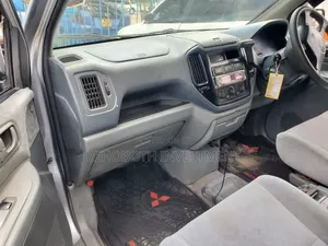 Mitsubishi Dion 2004 Silver
