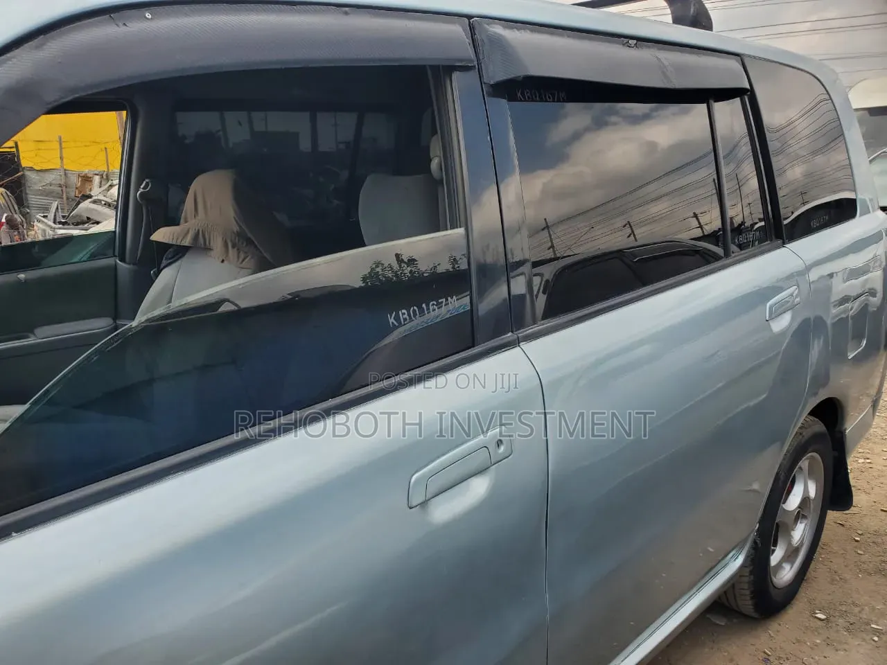 Mitsubishi Dion 2004 Silver