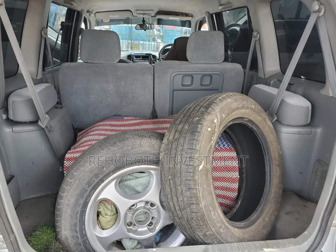 Mitsubishi Dion 2004 Silver
