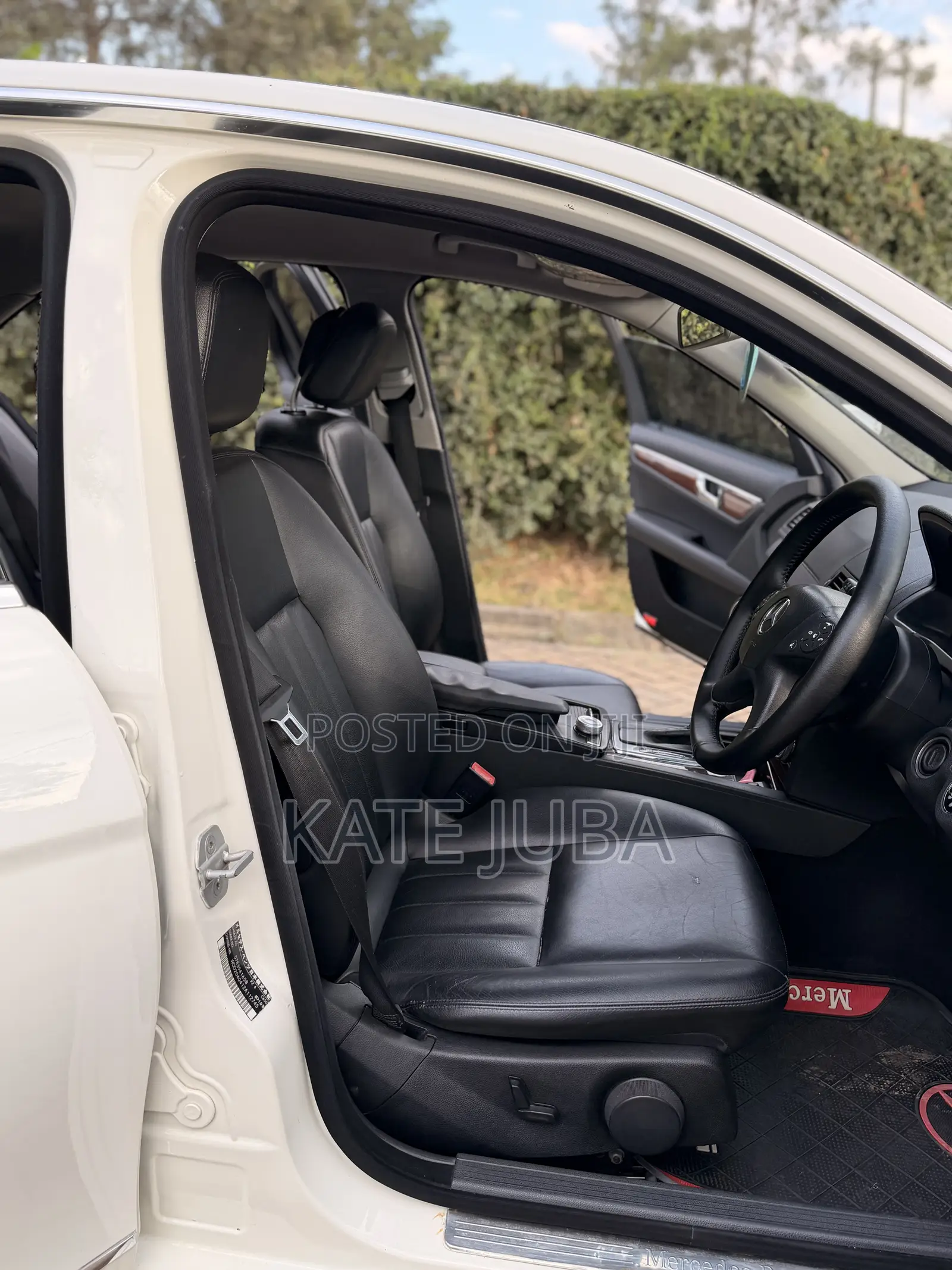 Mercedes-Benz C200 2009 White