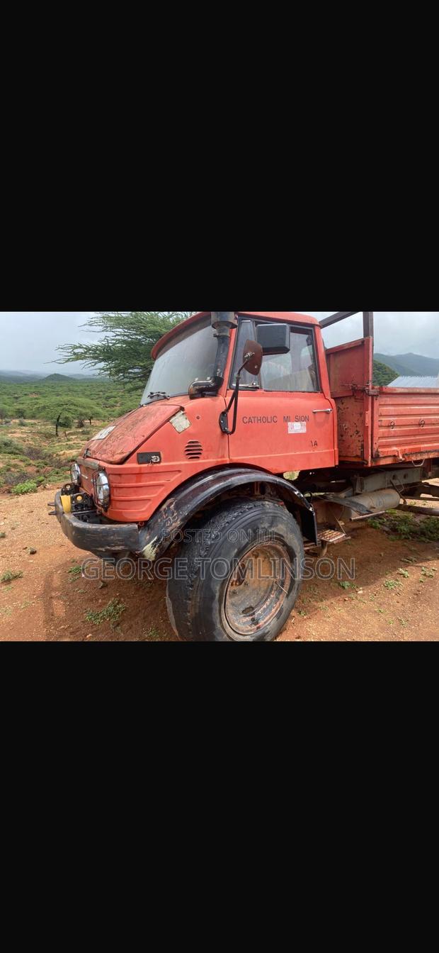 Unimog Mercedes Truck