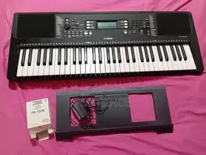 Yamaha PSR E373