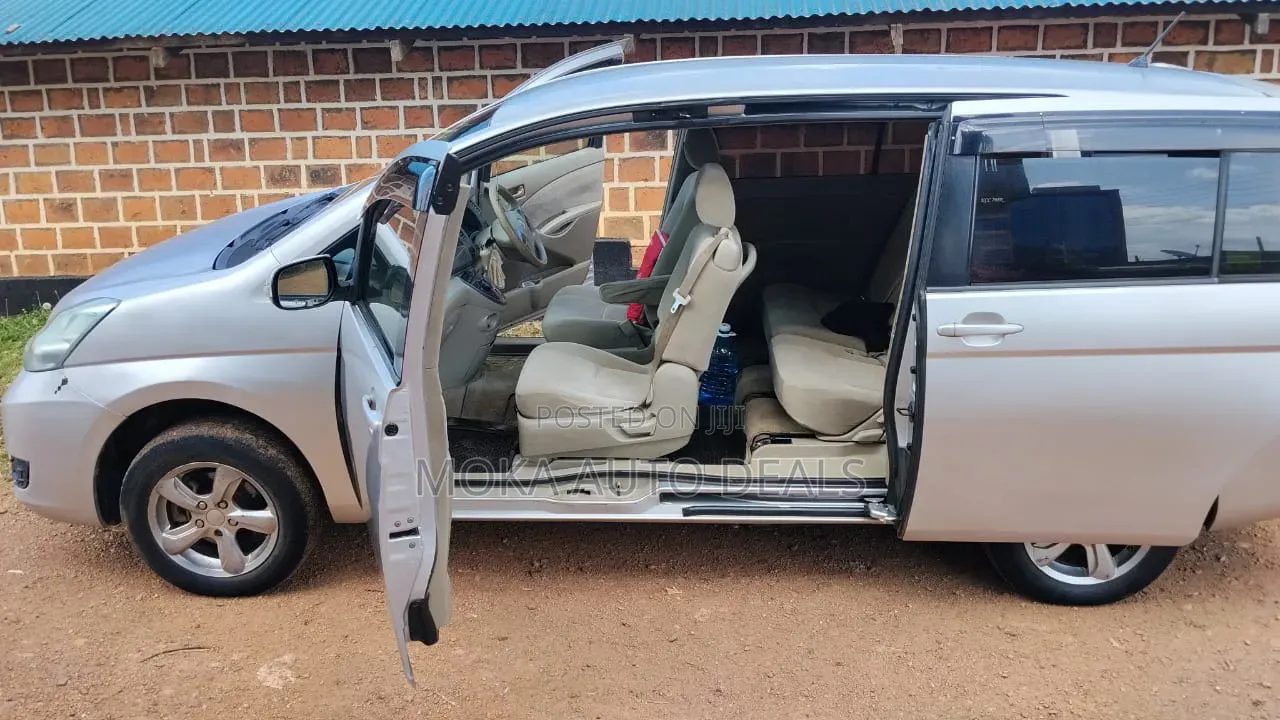 Toyota ISIS 2.0 G 2WD 2008 Silver