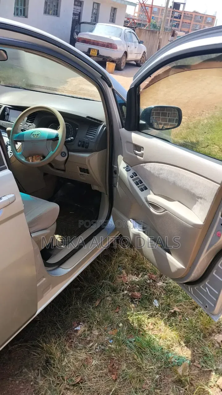 Toyota ISIS 2.0 G 2WD 2008 Silver