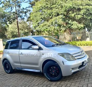Toyota IST 2005 Silver