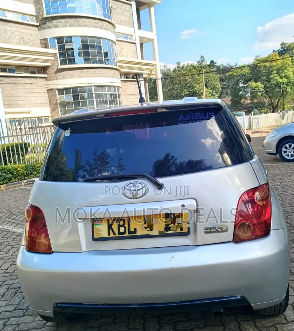 Toyota IST 2005 Silver
