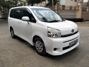 Toyota Noah 2011 Pearl