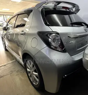 Toyota Vitz 1.5 FWD Hybrid 5dr 2020 Silver
