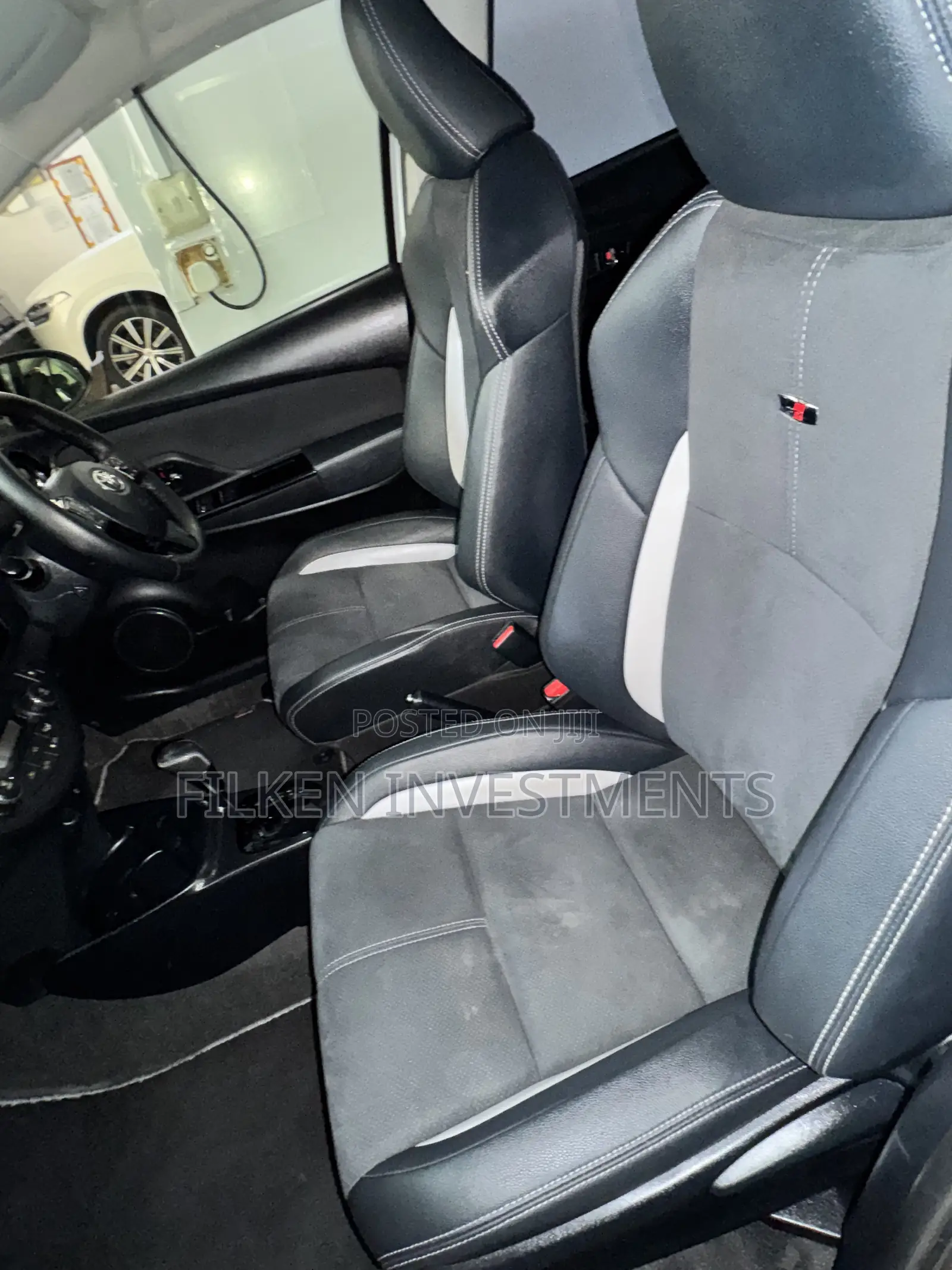 Toyota Vitz 1.5 FWD Hybrid 5dr 2020 Silver