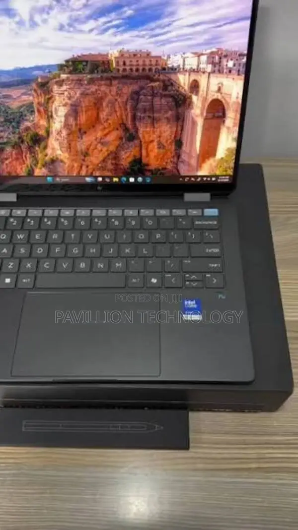 New Laptop HP OmniBook Ultra Flip 14" 16GB Intel Core Ultra 7 SSD 1T