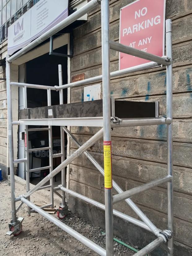 Mobile Aluminium Scaffolding Tower - thumbnail 2