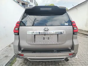 Toyota Land Cruiser Prado 2.8 2022 Gold