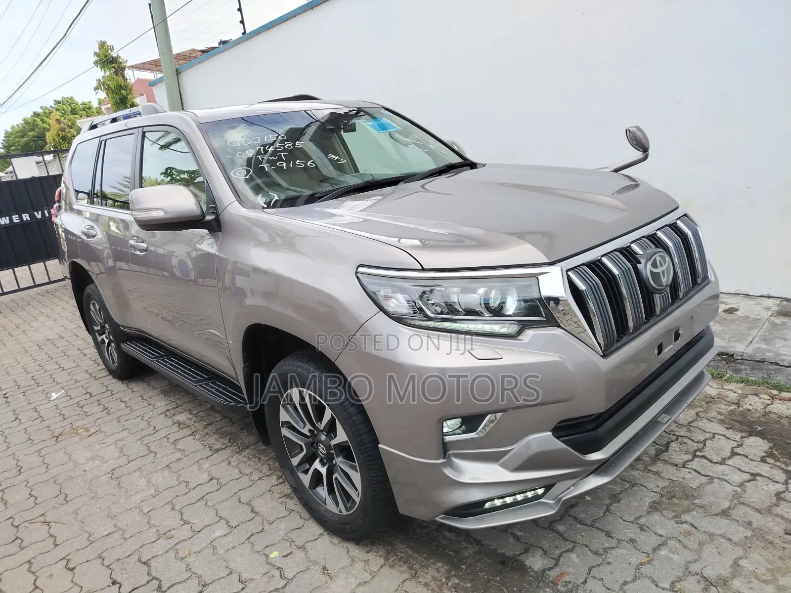 Toyota Land Cruiser Prado 2.8 2022 Gold