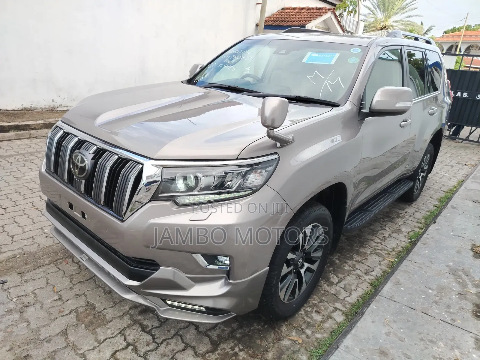 Toyota Land Cruiser Prado 2.8 2022 Gold