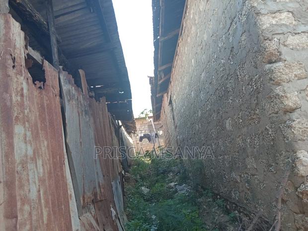 12bdrm House in Bengala, Mshomoroni for sale