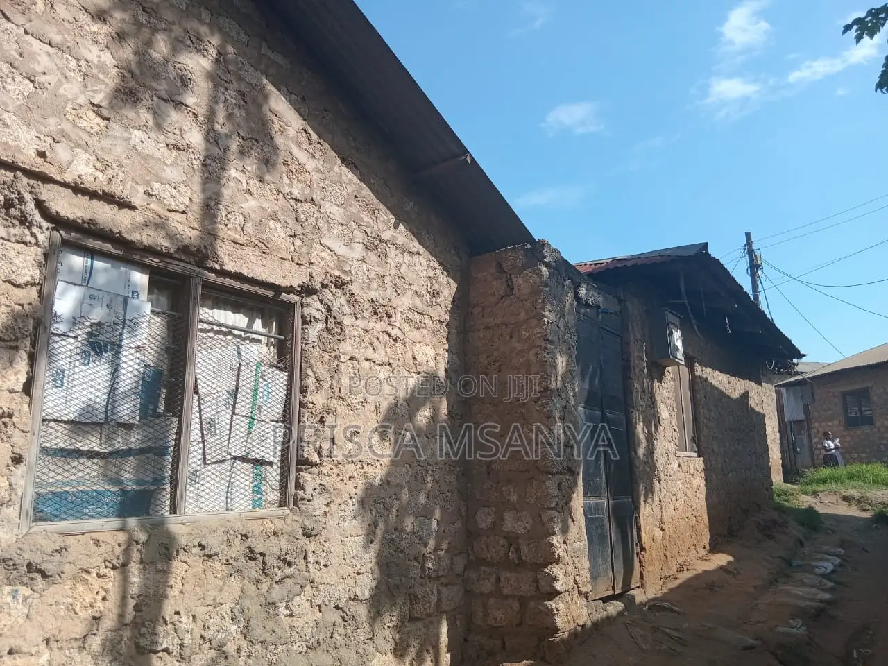 12bdrm House in Bengala, Mshomoroni for sale