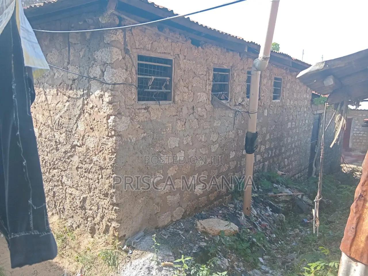 12bdrm House in Bengala, Mshomoroni for sale