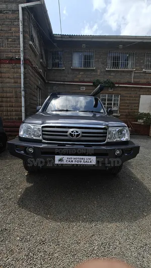 Toyota Land Cruiser 2005 Gray