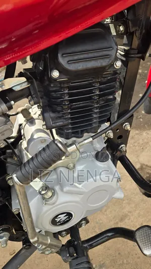 Bajaj Boxer 125 2025 Red